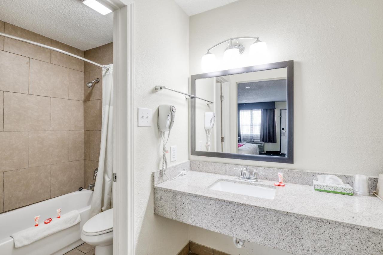 Oyo Hotel Rosenberg Tx I-69 외부 사진