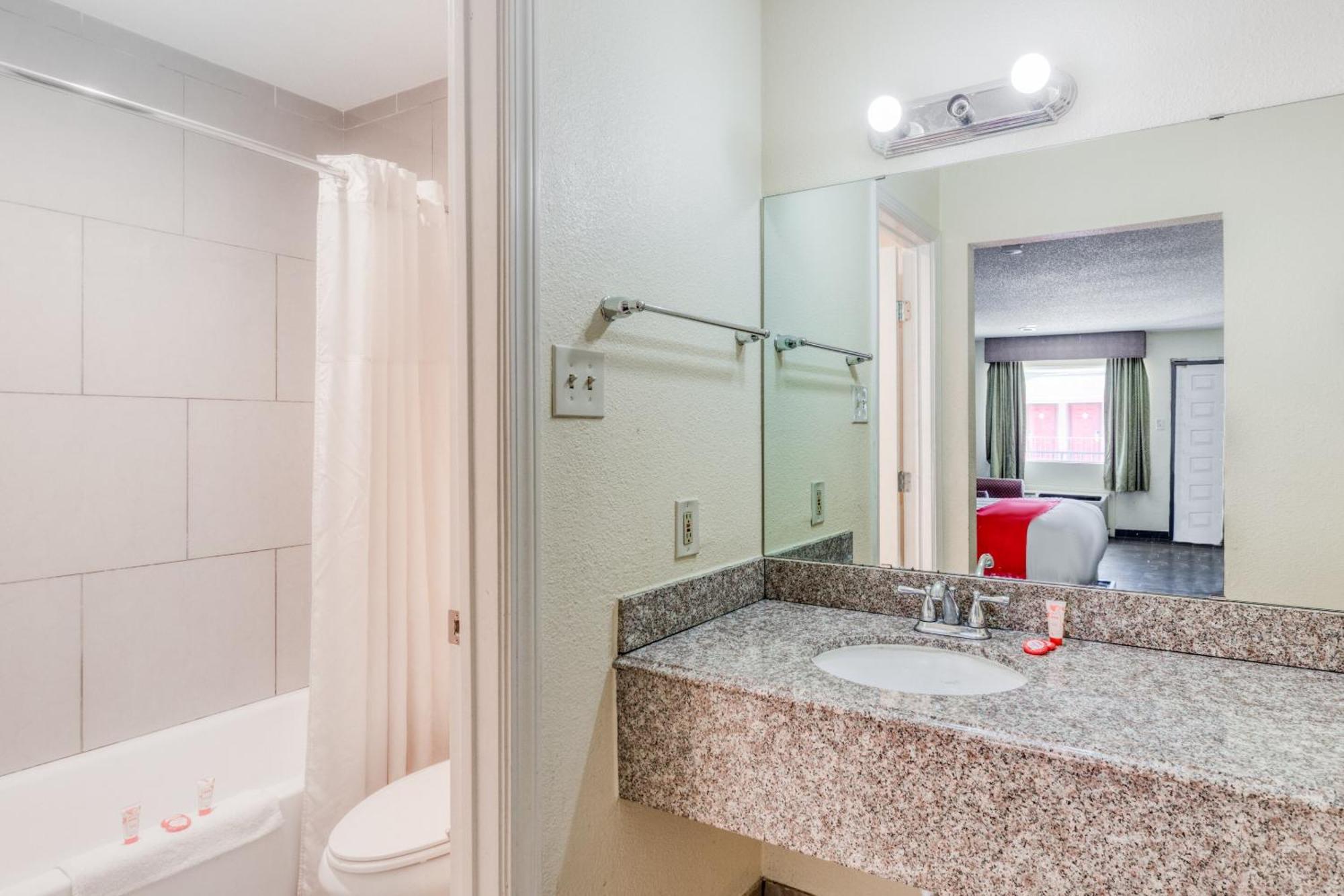 Oyo Hotel Rosenberg Tx I-69 외부 사진